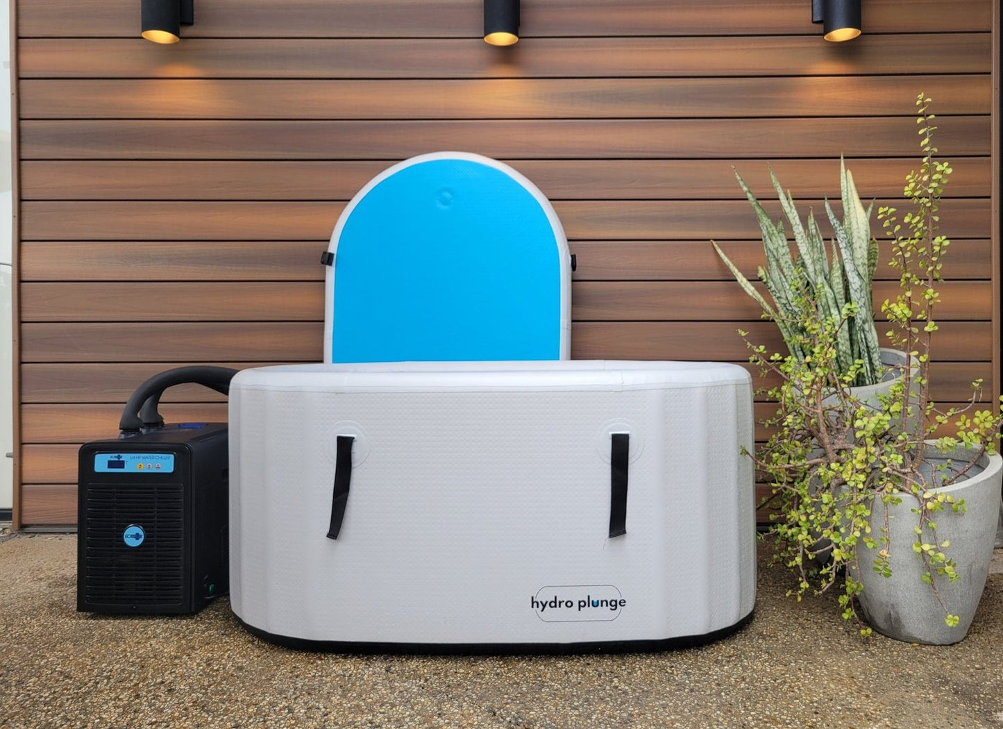 Durable inflatable hydro plunge for active use
