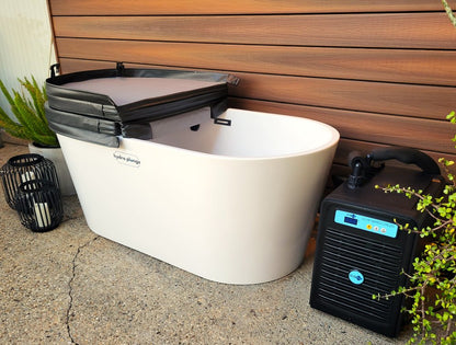 Luxurious large hydro plunge bath made of premium acrylic